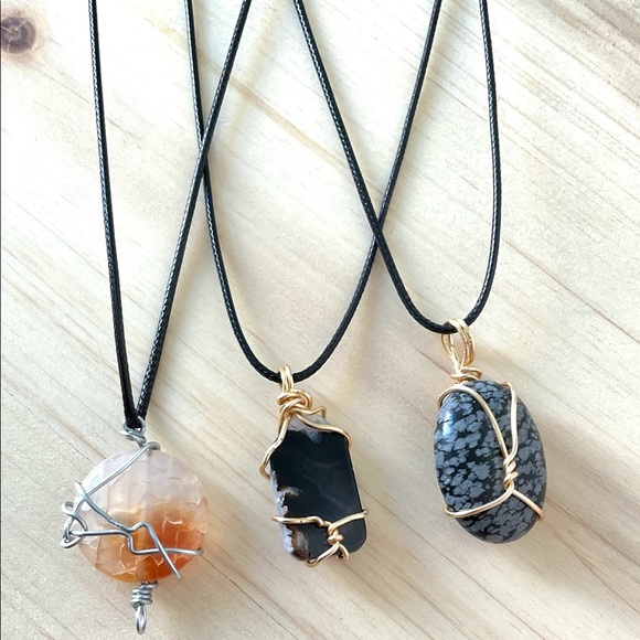 Handmade wire wrap agate crystals adjustable cord necklace - Picture 2 of 5